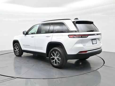 New 2025 Jeep Grand Cherokee Limited image 9