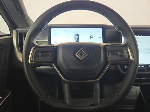 Used 2025 Rivian R1S Adventure image 28