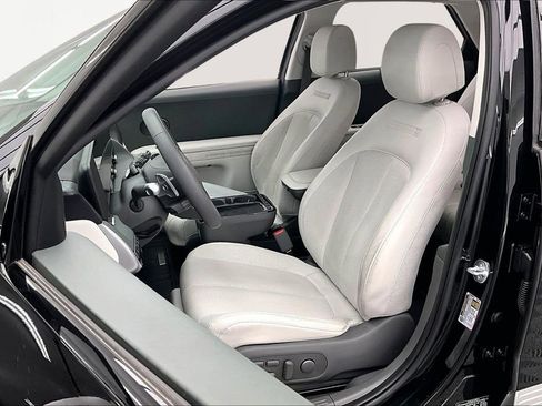Used 2025 Hyundai Ioniq 5 Limited image 25