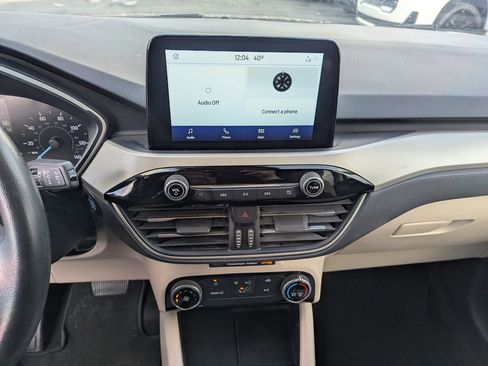Used 2021 Ford Escape SE image 15