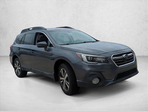 Used 2018 Subaru Outback 2.5i Limited AWD/4WD image 3