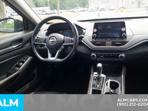 Used 2024 Nissan Altima 2.5 SR FWD image 21