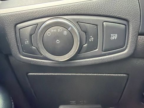 Used 2023 Ford Edge SE AWD/4WD image 13