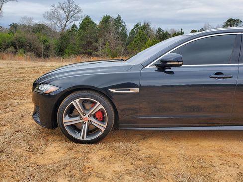 Used 2018 Jaguar XF First Edition image 3