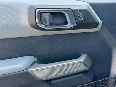 Used 2022 Ford Bronco Black Diamond image 12