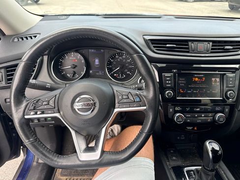 Used 2019 Nissan Rogue SV w/ Premium Package AWD/4WD image 7