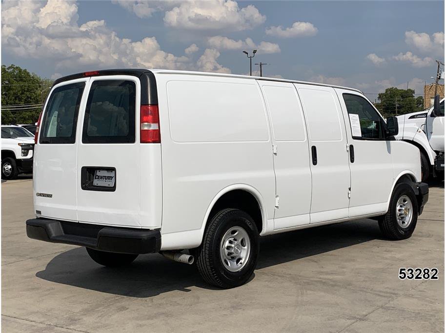 Used 2020 Chevrolet Express 2500 RWD image 2
