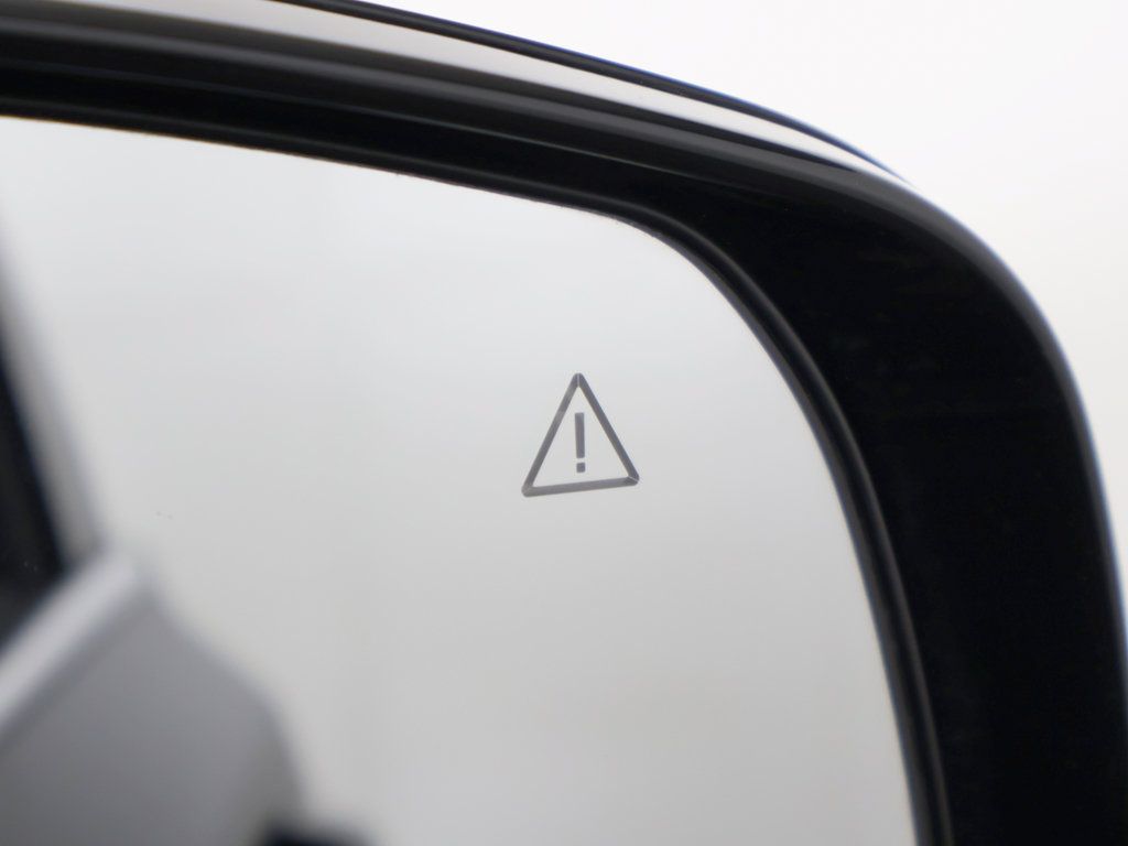 Used 2023 Kia Sorento LX FWD image 37