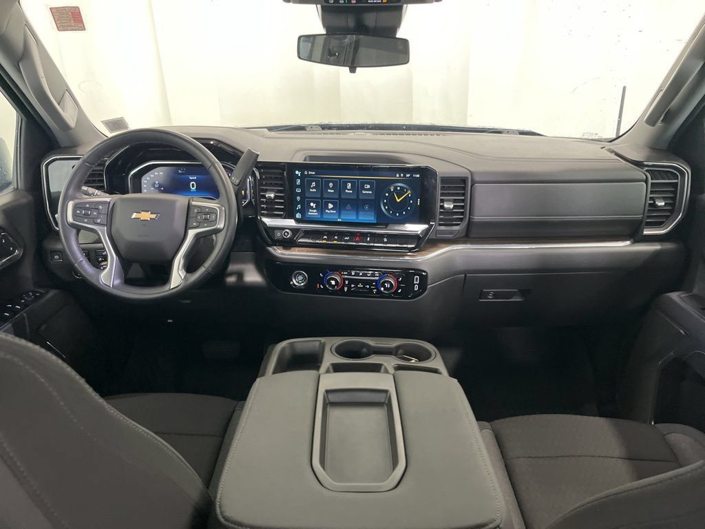 Used 2023 Chevrolet Silverado 1500 LT AWD/4WD image 9
