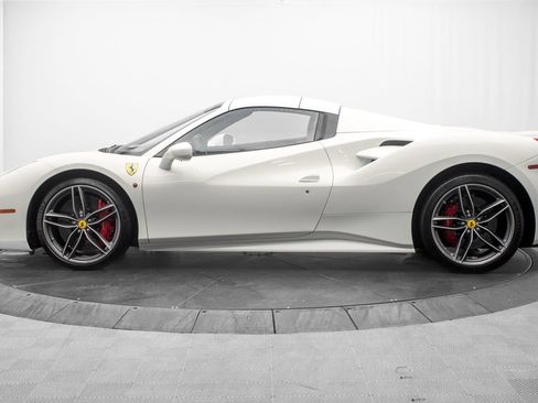 Used 2019 Ferrari 488 Spider RWD image 12