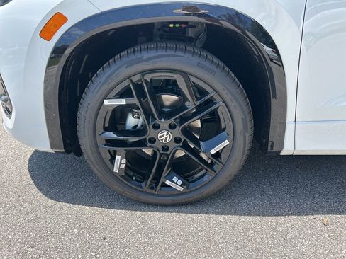 New 2026 Volkswagen Tiguan SE R-Line FWD image 55