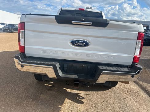 Used 2017 Ford F250 Lariat w/ Lariat Value Package AWD/4WD image 40