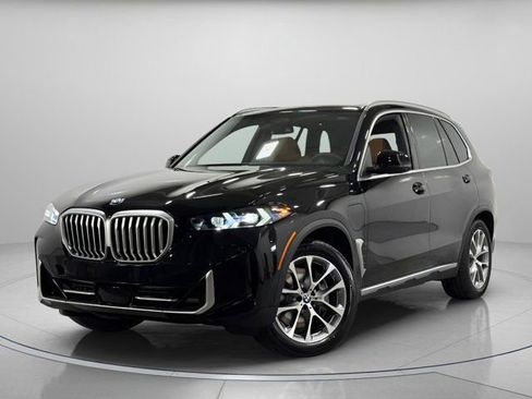 Used 2026 BMW X5 xDrive50e image 2