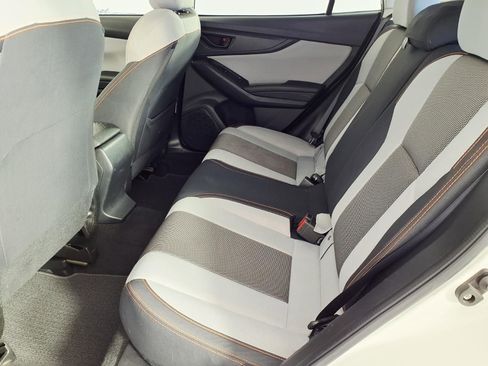 Used 2018 Subaru Crosstrek 2.0i Premium w/ Popular Package #2 AWD/4WD image 9