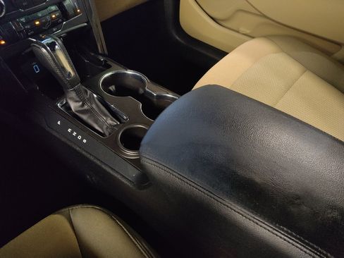 Used 2017 Ford Explorer XLT w/ Equipment Group 201A FWD image 26