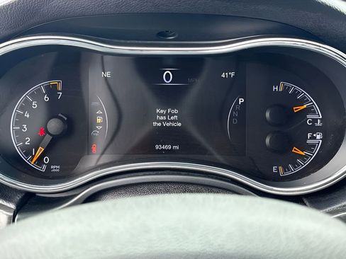 Used 2018 Jeep Grand Cherokee Laredo image 22