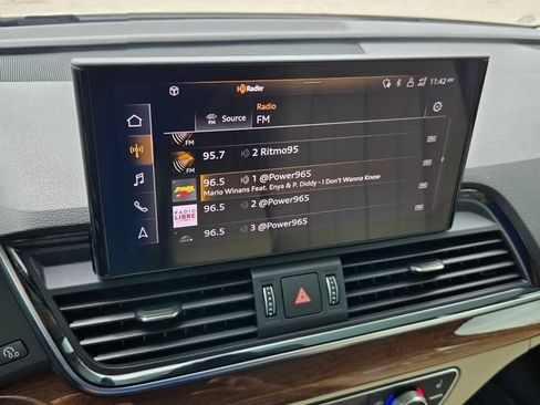 Used 2021 Audi Q5 2.0T Premium w/ Convenience Package AWD/4WD image 19