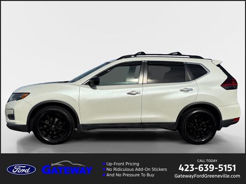 Used 2018 Nissan Rogue SV image 1
