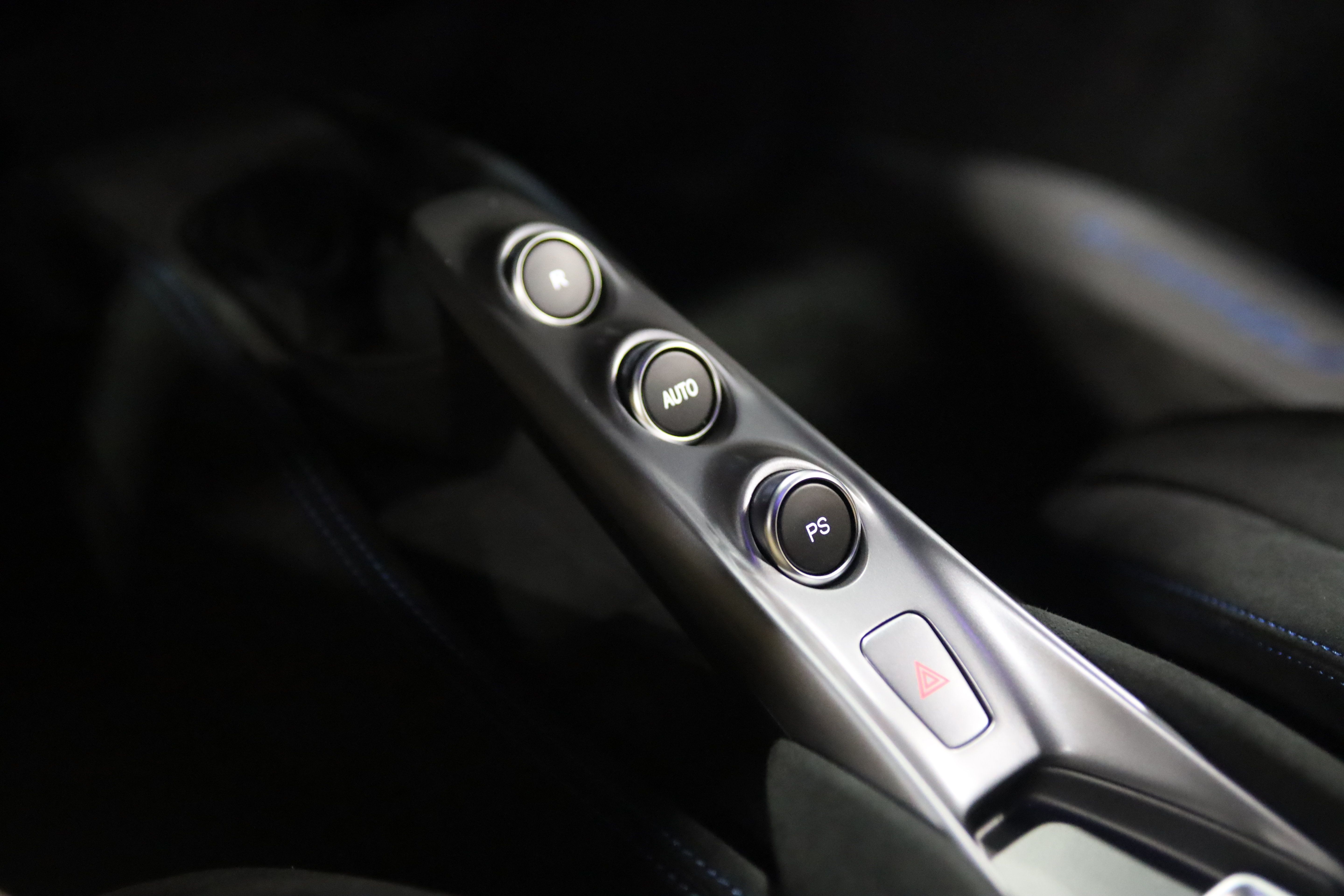Used 2022 Ferrari F8 Tributo RWD image 33