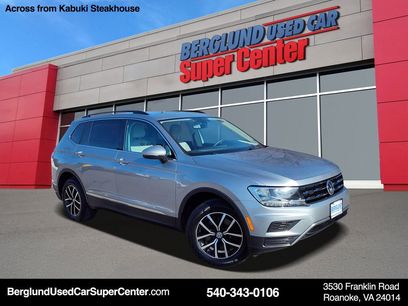 Used 2021 Volkswagen Tiguan SE w/ Panoramic Sunroof Package