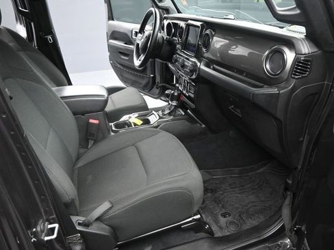 Used 2018 Jeep Wrangler Unlimited Sahara image 20