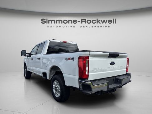 Used 2025 Ford F250 XLT w/ Snow Plow Prep Package AWD/4WD image 3