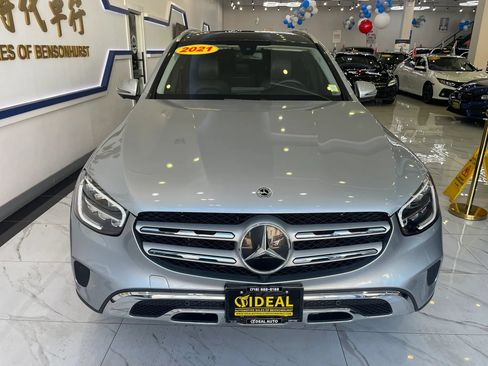 Used 2021 Mercedes-Benz GLC 300 4MATIC image 2