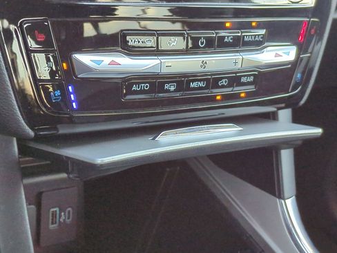 Used 2023 Ford Explorer Limited w/ Equipment Group 301A image 23