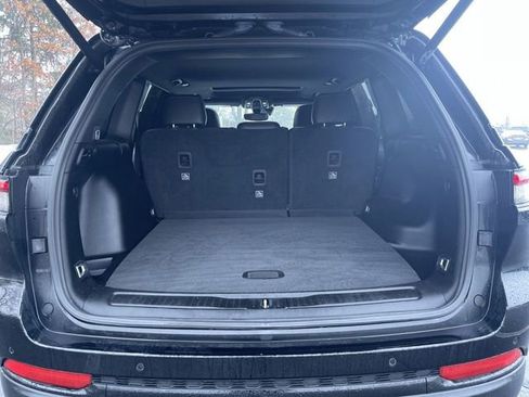 Used 2024 Jeep Grand Cherokee Altitude image 25