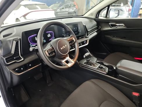 Certified 2025 Kia Sportage LX FWD image 20