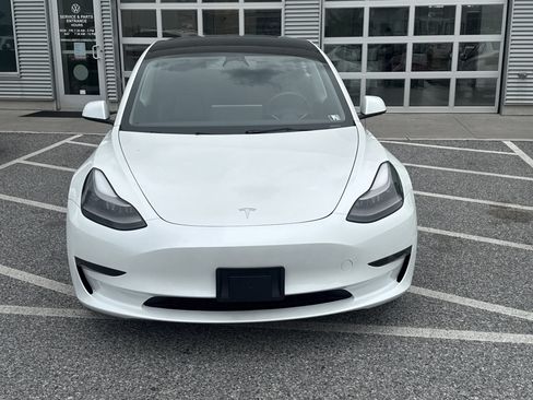 Used 2023 Tesla Model 3 Standard Range RWD image 2