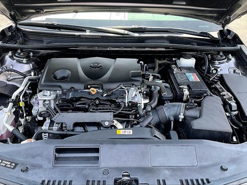 Used 2020 Toyota Camry SE FWD image 9
