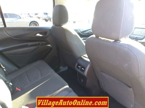 Used 2018 Chevrolet Equinox LT image 32