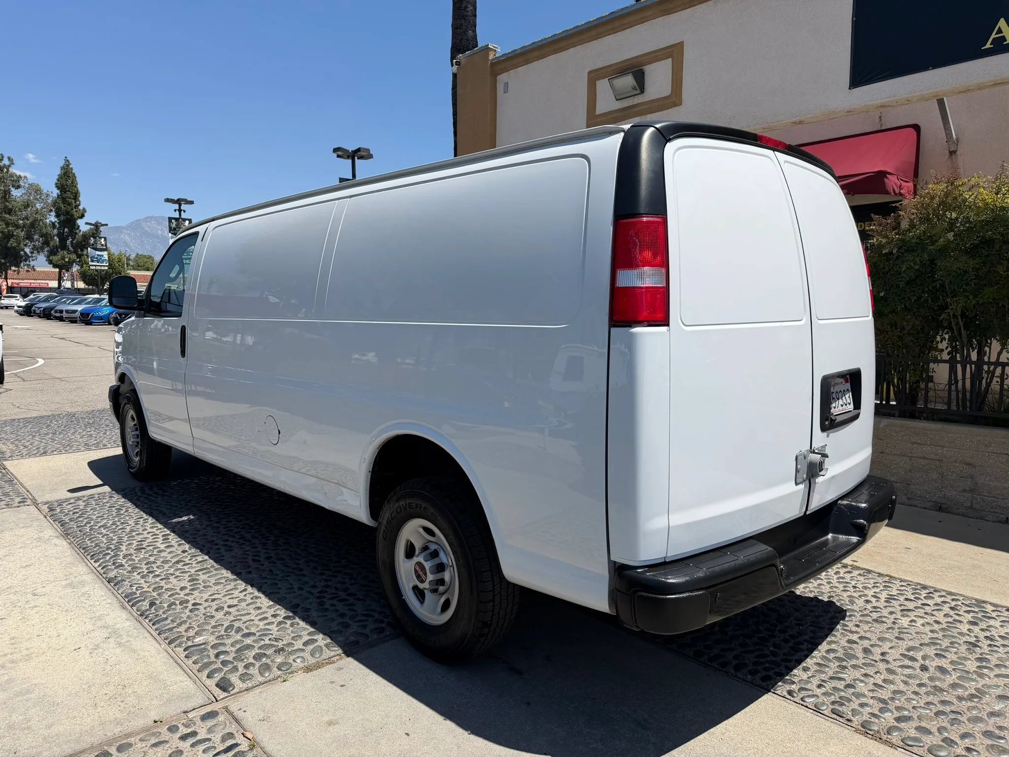 Used 2023 GMC Savana 2500 Extended w/ Driver Convenience Package RWD image 7