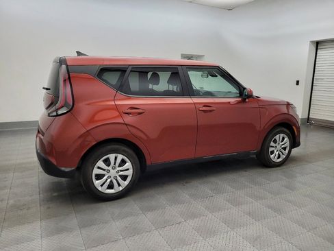 Used 2023 Kia Soul LX image 10