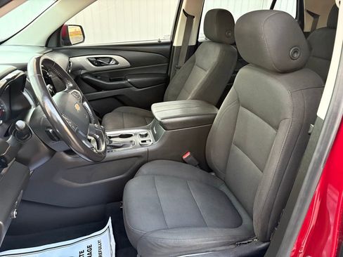 Used 2021 Chevrolet Traverse LT image 10