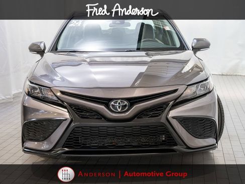 Used 2024 Toyota Camry SE FWD image 2