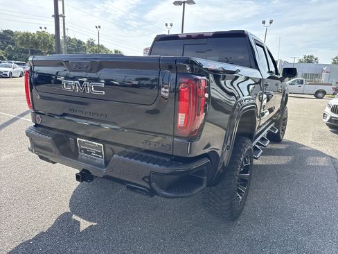 Used 2023 GMC Sierra 1500 AT4 w/ AT4 Premium Package AWD/4WD image 4