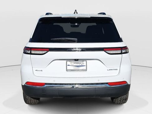 Used 2023 Jeep Grand Cherokee Limited image 4