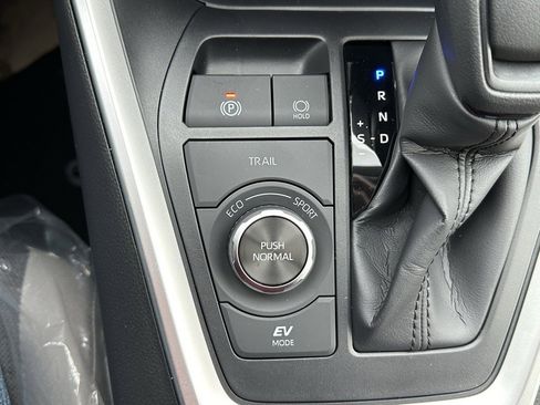 New 2025 Toyota RAV4 XLE image 29