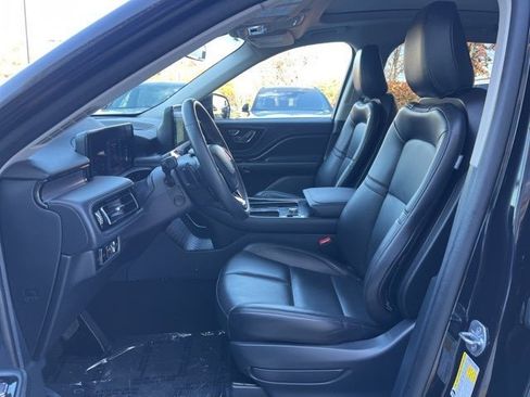 Certified 2025 Lincoln Aviator AWD w/ Jet Appearance Package image 5