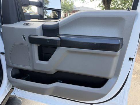 Used 2020 Ford F250 XL w/ Power Equipment Group RWD image 9