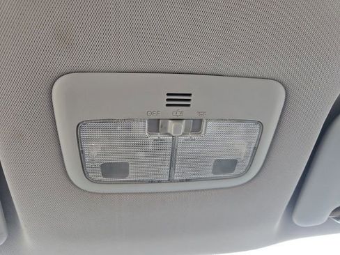 Used 2014 Toyota Corolla L image 42