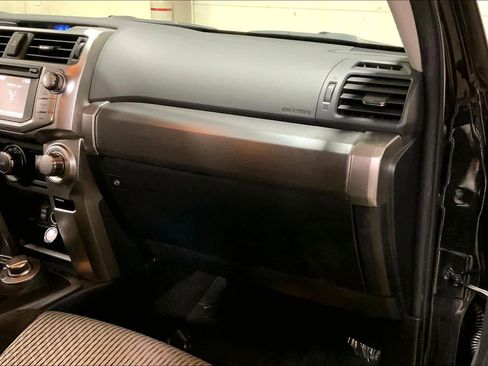Used 2016 Toyota 4Runner SR5 image 19