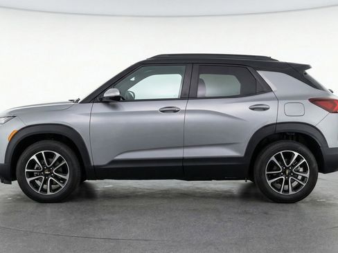 Used 2025 Chevrolet TrailBlazer LT FWD image 5