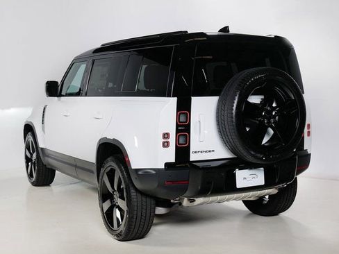 New 2026 Land Rover Defender 110 S image 33