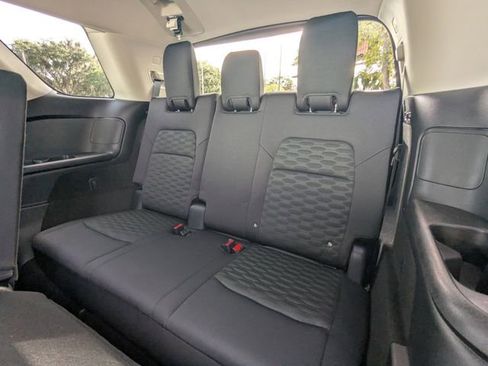 Used 2024 Nissan Pathfinder SV image 18