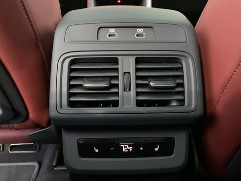 New 2025 Audi SQ5 Prestige image 17