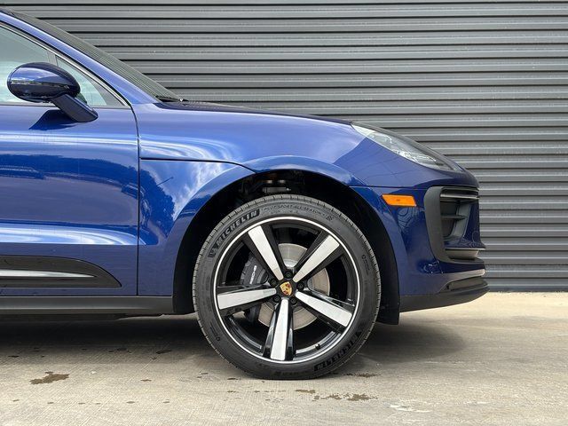 Certified 2026 Porsche Macan AWD/4WD image 11