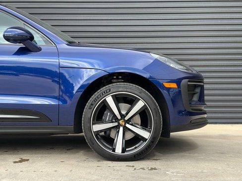 Certified 2026 Porsche Macan AWD/4WD image 11